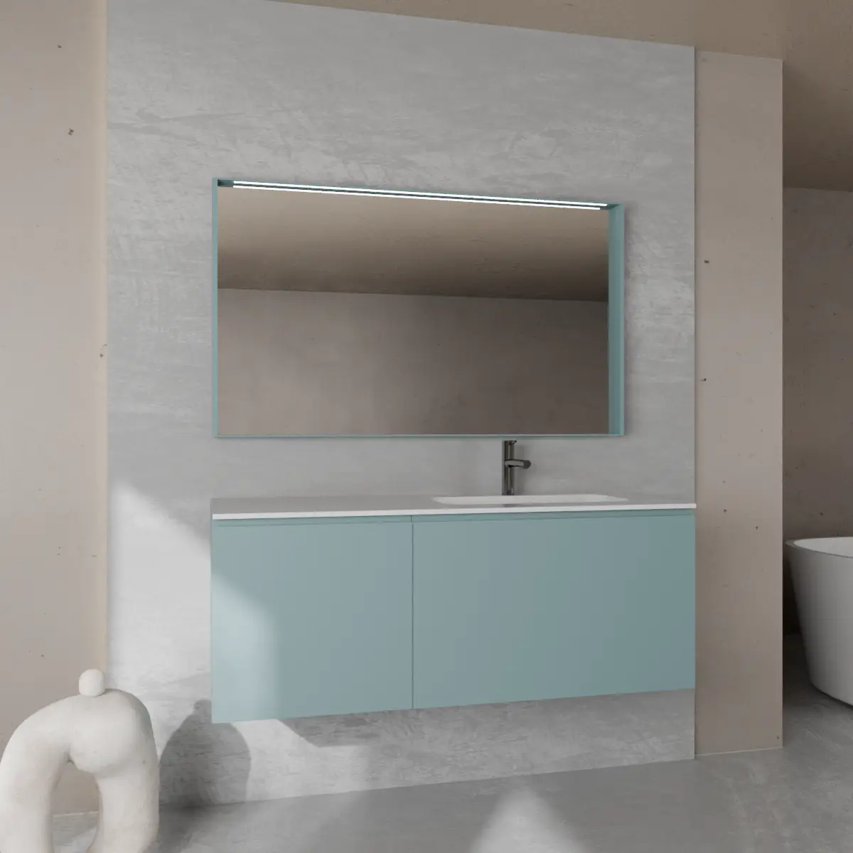 Meuble largeur 130cm, profondeur 51 cm, façades et structure en laqué mat FB 86 stone blue, poignée A , vasque intégrée code article GLOBO 224-A en  tecnoril blanc. Miroir avec cadre en bois, lumière LED supérieure et capteur tactile, finition stratifiée ou laquée mate assortie au meuble. Contactez-nous pour une couleur différente; épaisseur : 13 cm.