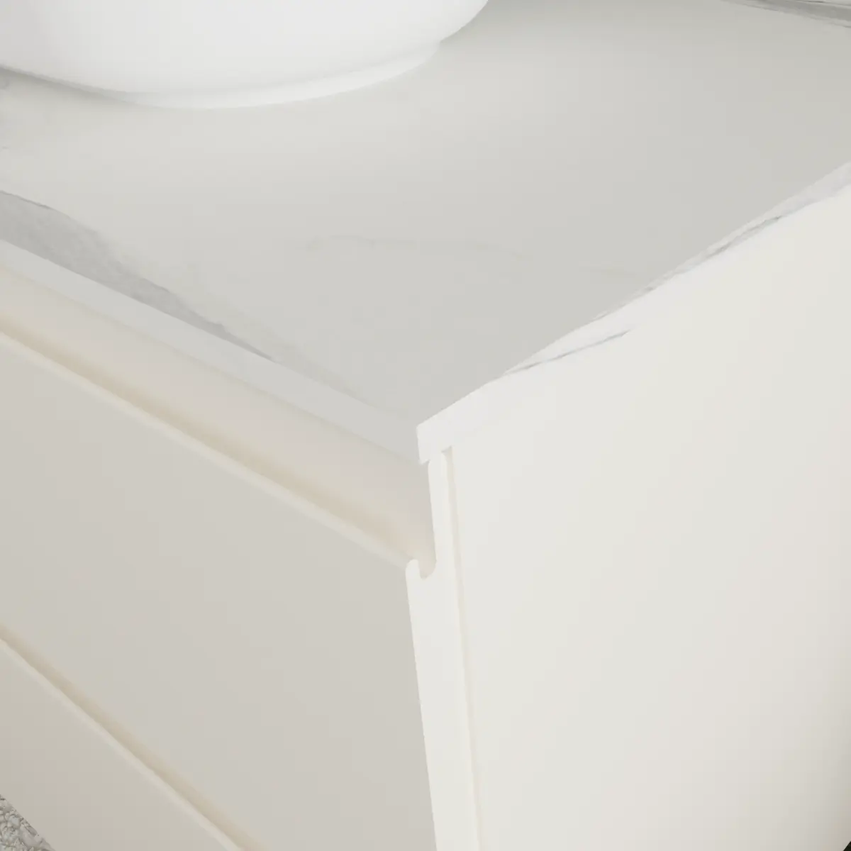 Meuble largeur 170cm, profondeur 51 cm, façades et structure en laqué mat RAL9001, poignée B , top hpl calacatta, vasque à poser code article PF1340 en  ocritech blanc. Miroir rectangulaire avec éclairage LED frontal le long du périmètre., connexion électrique à effectuer à un interrupteur mural; épaisseur : 2 cm.