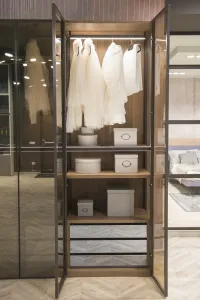 Complete module with hanging bar, shelves and lower drawer unit with LED lighting