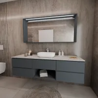 Möbel Breite 180 cm, Tiefe 51 cm, Front und Korpus in matt lackiert RAL7016, Griff A, top hpl argilla, Aufsatzbecken aus ocritech Weiss. Spiegel mit Holzrahmen, oberem LED-Licht und Touch-Sensor, laminat- oder matt lackierte Oberfläche passend zum Möbelstück. Für eine andere Rahmenfarbe kontaktiere uns; Stärke: 13 cm.