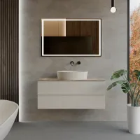 Möbel Breite 120cm, Tiefe 46 cm, Front und Korpus in matt lackiert RAL9001 Griff B, top hpl quercia, Aufsatzbecken Artikelnummer BELSIZE55 aus  tekhnos RAL9001. Rechteckiger Spiegel mit umlaufender LED-Frontbeleuchtung, elektrischer Anschluss an einen Wandschalter erforderlich; Stärke: 2 cm.