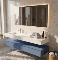 Der Horizon-Aufsatzwaschtisch, 180 cm breit und 51 cm tief, bietet mit seiner opaken PANTONE 647u-Lackierung ein edles Design. Der Unterschrank ist 20 cm hoch und frei schwebend, mit einer integrierten Waschtischwanne aus weißem Technoril. Die Arbeitsplatte, 12 cm dick, ist in weißem Opak-Finish gehalten.