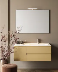 Möbel Breite 120 cm, Tiefe 51 cm, Front und Korpus in matt lackiert RAL 1001, Griff B . Einfacher rechteckiger Spiegel., erhältlich ohne Hintergrundbeleuchtung oder mit vierseitiger Hintergrundbeleuchtung und und seitlichem Touchsensor unten rechts am Spiegel; Stärke 2 cm.