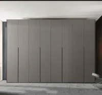 Schrank nach Maß - FB 216 chemise matt lackiert mit integrierten Griffen.

Die genauen Maße dieses Sideboards sind 368.5 cm Breite, 246 cm Höhe und 61 cm Tiefe.